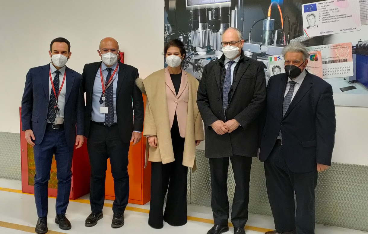 Il Sindaco Gualtieri visita gli Stabilimenti produttivi del Poligrafico dove viene realizzata la Carta d'Identit Elettronica