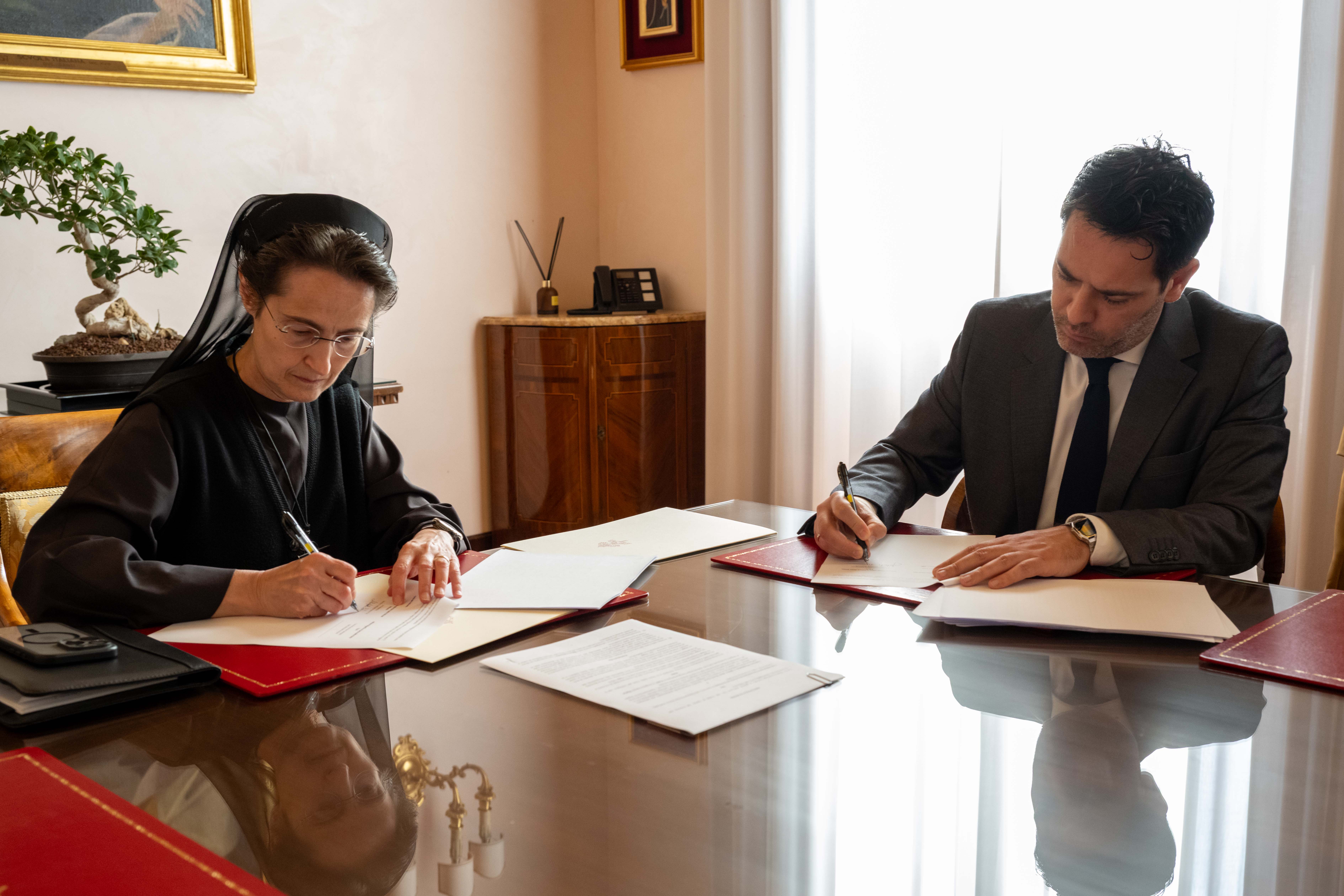 Monete e francobolli, al via la collaborazione tra il Governatorato dello Stato della Citt� del Vaticano e l'Istituto Poligrafico e Zecca dello Stato