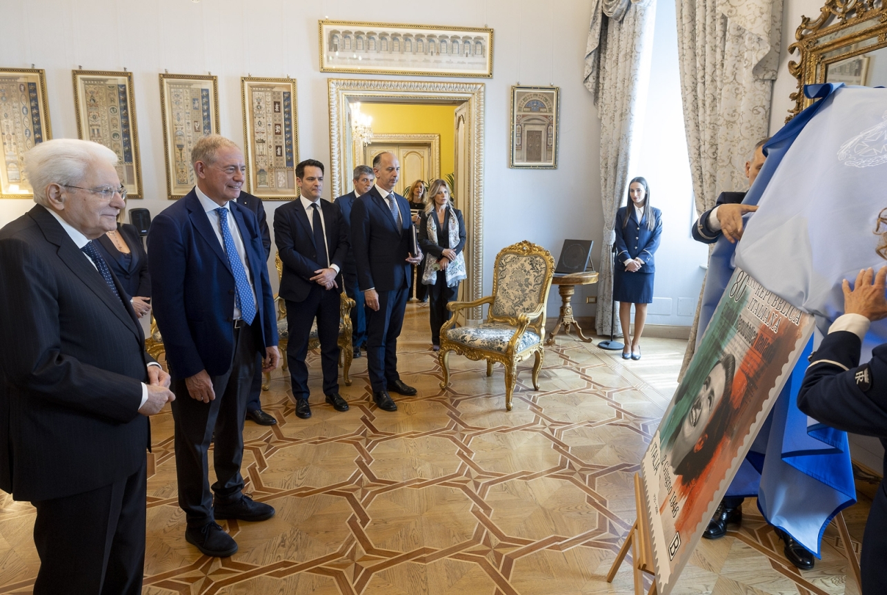 Presentato al Presidente della Repubblica il francobollo celebrativo degli 80 anni della Repubblica Italiana